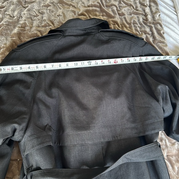 Fantastic vintage black trench coat with removable inner jacket. - Picture 10 of 11